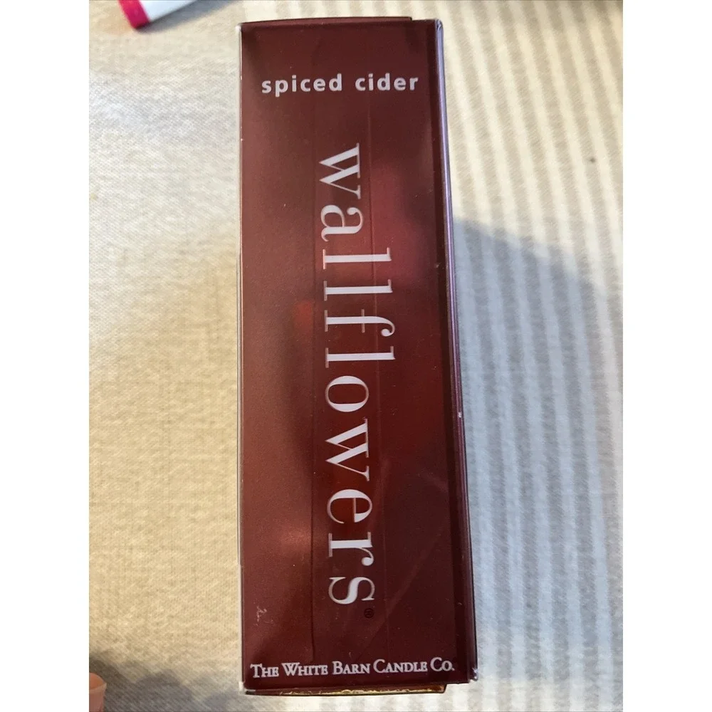 The White Barn Candle Co - Wallflowers Home Fragrance‎ Bulbs 2-pack Spiced Cider
